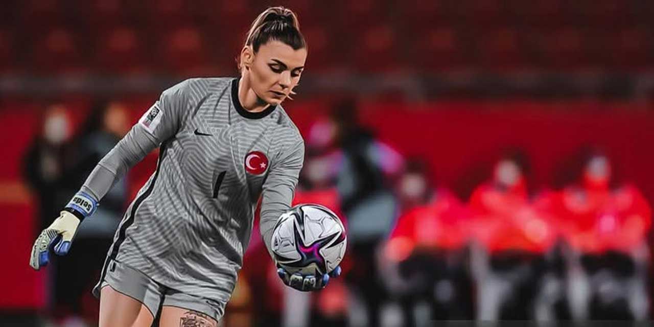 Avrupa 4 gol atan Türk kaleciyi konuşuyor