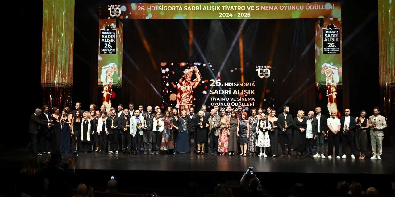 Sadri Alışık ödülleri sahiplerini buldu: Mukadderat iki ödül birden kazandı