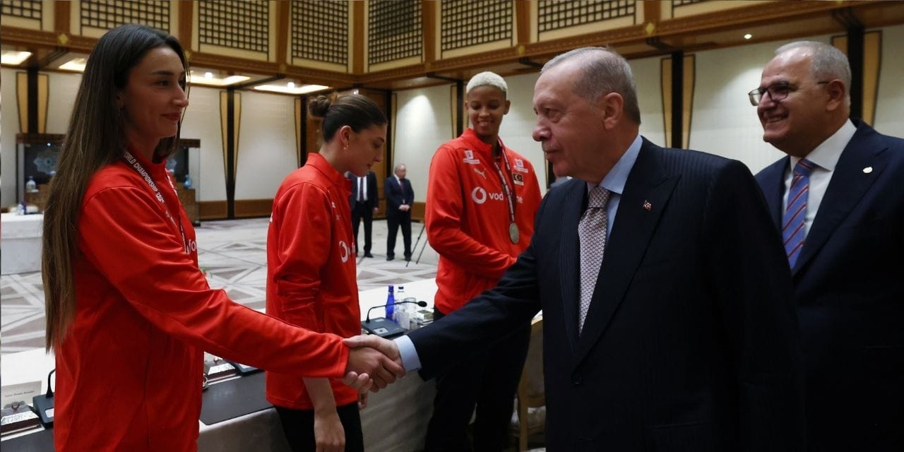 İlkin Aydın'ın Külliye'de Cumhurbaşkanı Erdoğan'a söyledikleri ortaya çıktı: Erdoğan cevap verdi