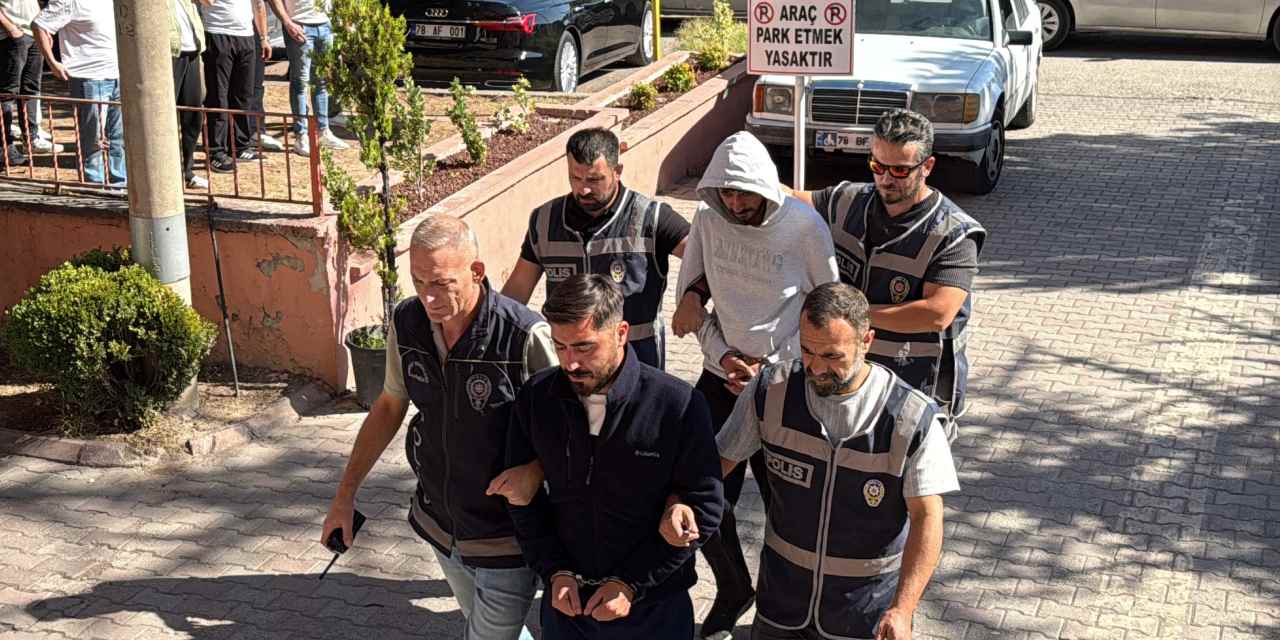 Karabük'te bıçaklı kavga: 1 ölü, 1 yaralı