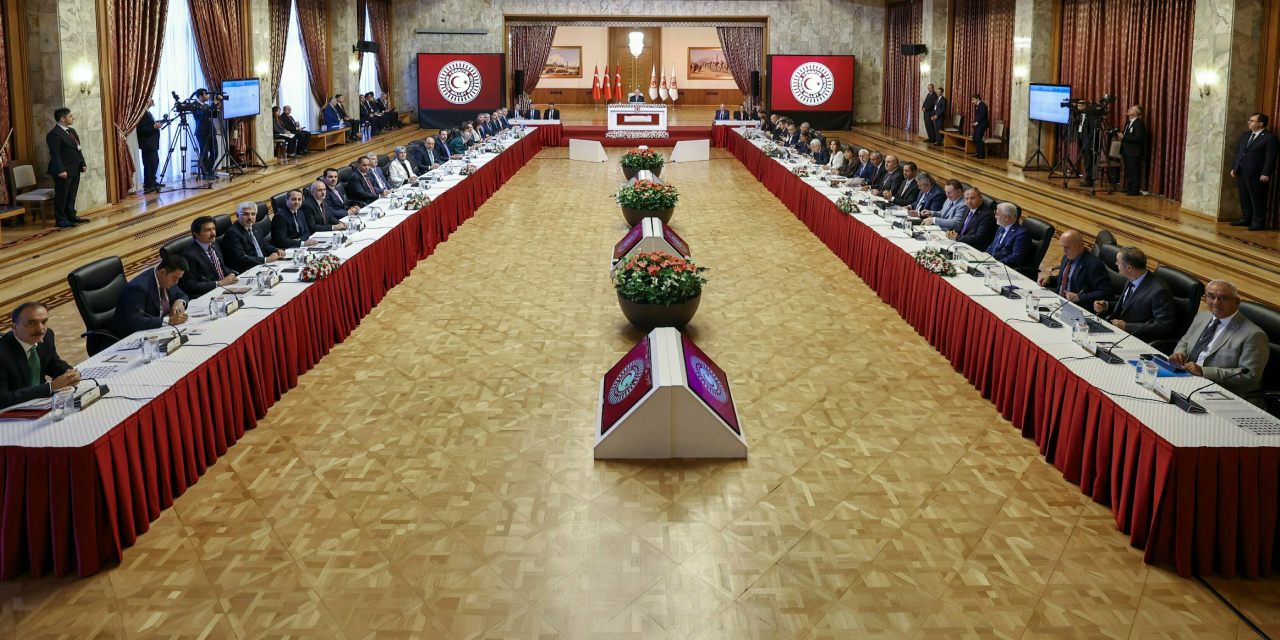 Aşiretler süreç komisyonunda konuştu: Hain ilan edilen o kişilerin itibarı geri verilsin