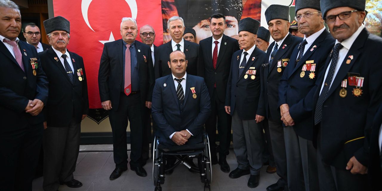 Mansur Yavaş gaziler ve şehit yakınlarıyla bir araya geldi