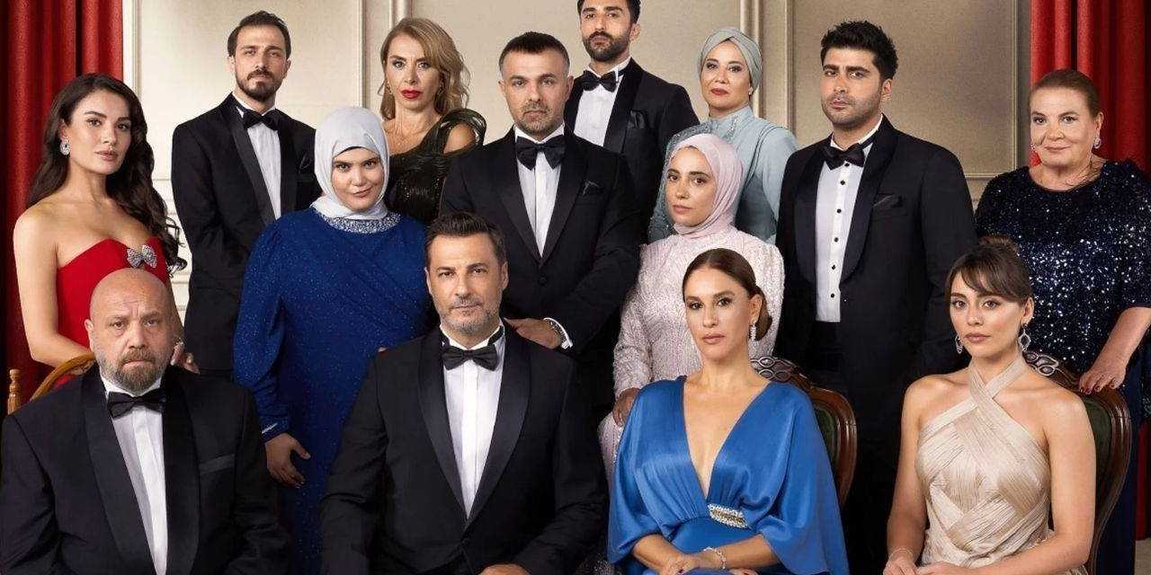 Kızılcık Şerbeti setinden çıktı! "Kimsenin ahlakını bozacak bir sahne çekmedik"