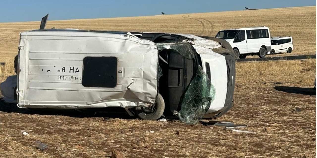 Diyarbakır'da korkunç kaza: 1'i ağır 8 öğrenci yaralı