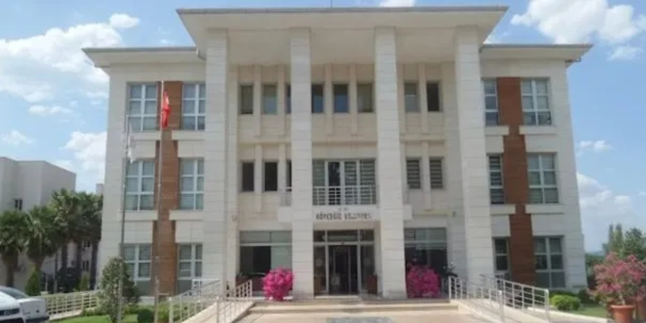 Köyceğiz Belediyesi'ne operasyonda 3 adli kontrol