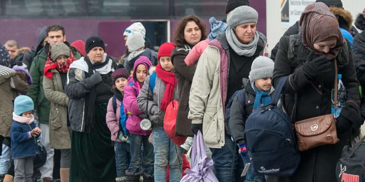 Şaşırtan sayı! Göçmenler 14 yıl sonra ilk kez azaldı