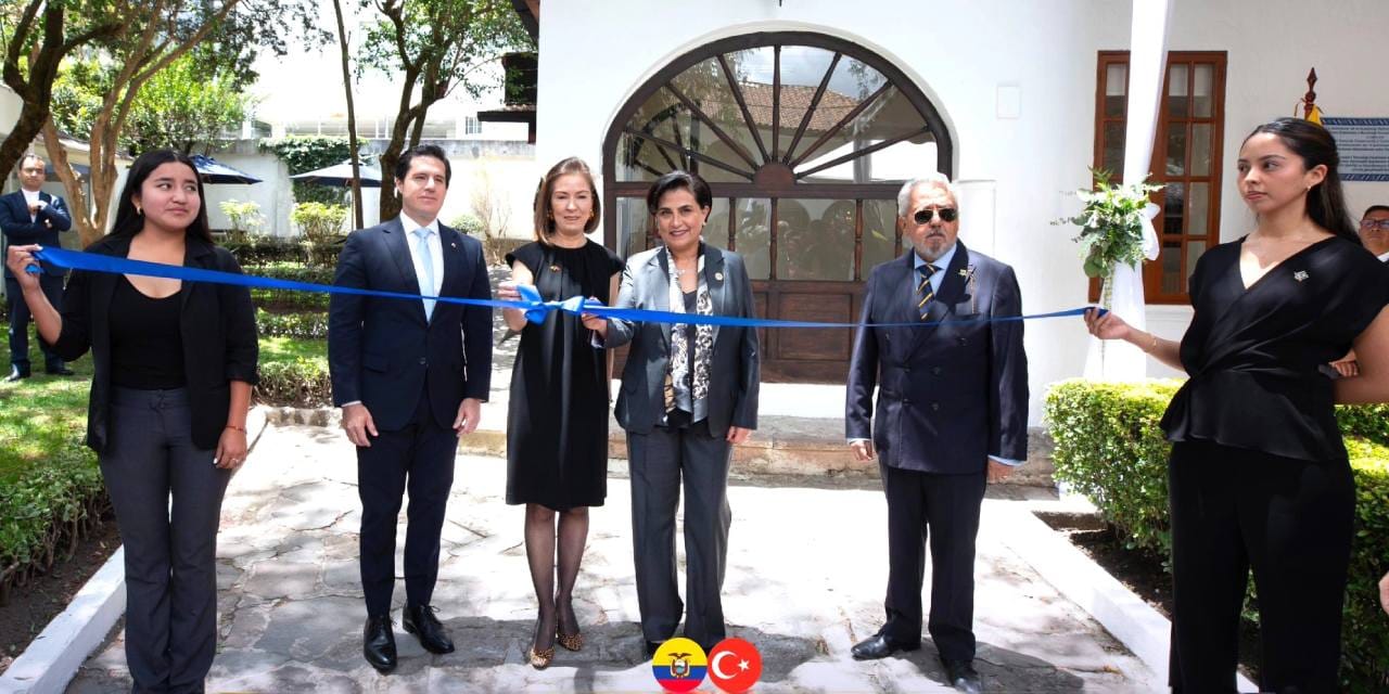 Türkiye’den Ekvador’a çiniyle selam: Akademi binası baştan yaratıldı