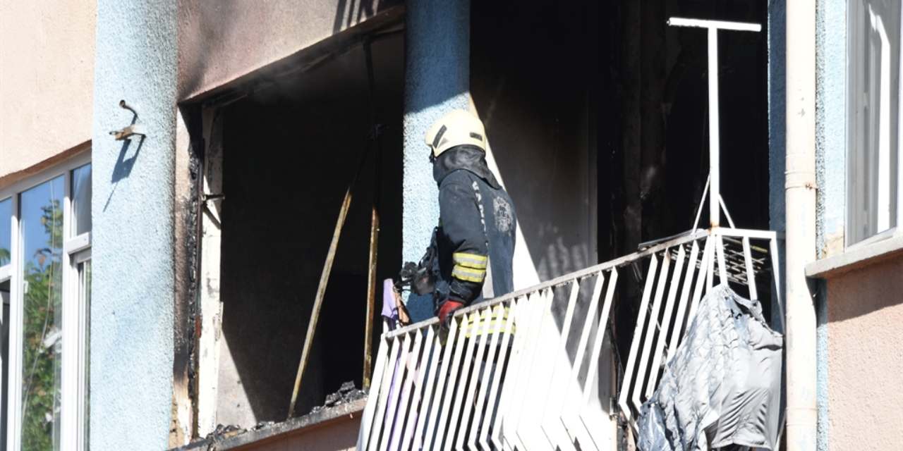 Konya'da 5 katlı binada yangın: 7’si çocuk 13 kişi dumandan etkilendi