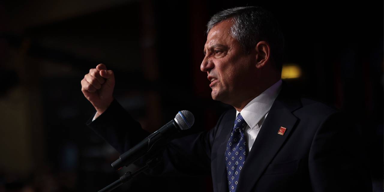 CHP'de "Darbeye ve Kayyuma Hayır" mitingi: Salondan net mesaj