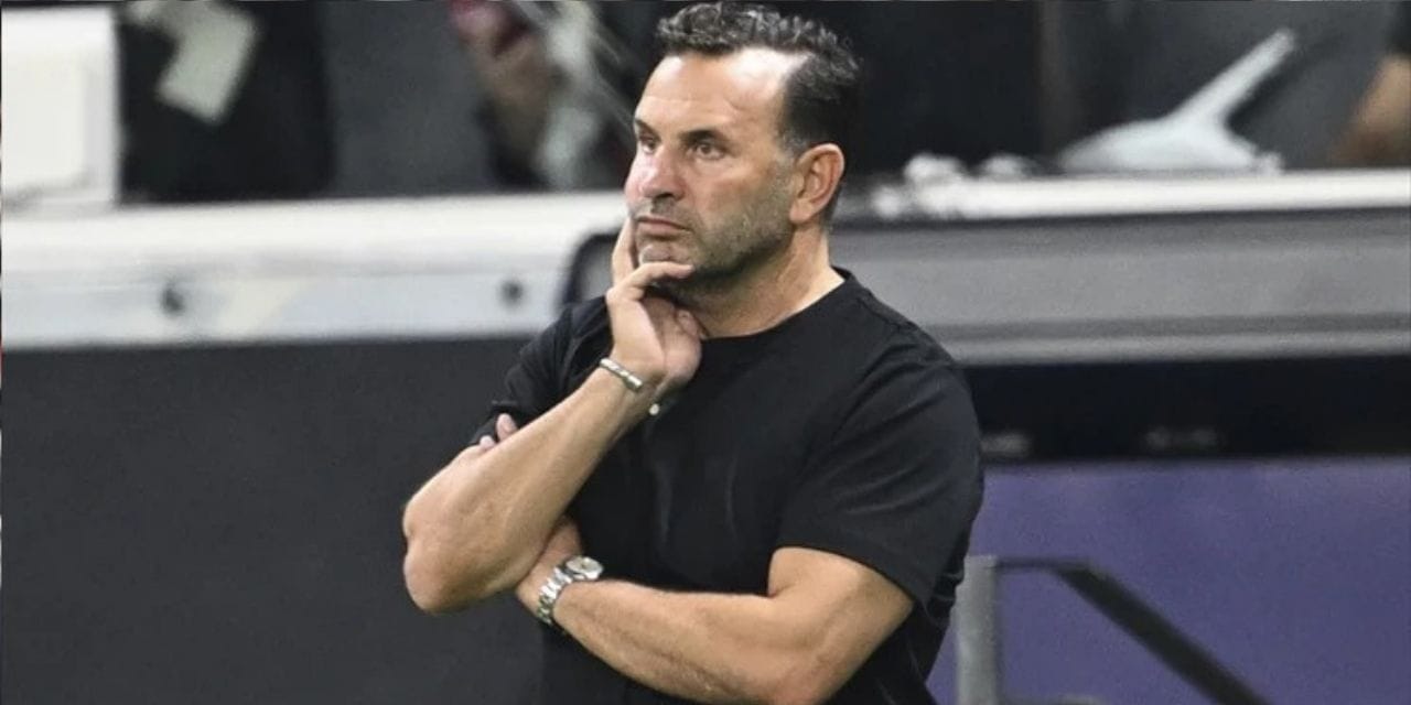 "Okan Buruk'a 2 futbolcu bozuldu" dedi ve İlk 11'den kesilecek yıldızı açıkladı