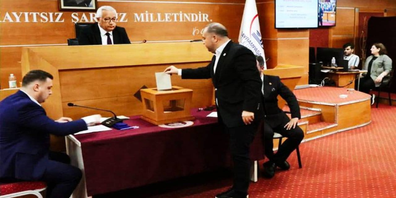 AKP'den Bayrampaşa açıklaması: Usule aykırı, biz kazandık