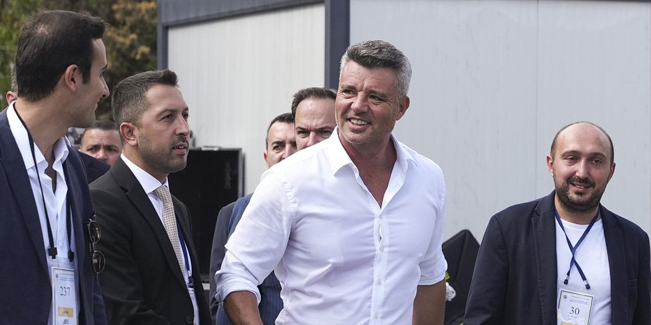 Sadettin Saran sonuçları beklemedi: Apar topar kapattı