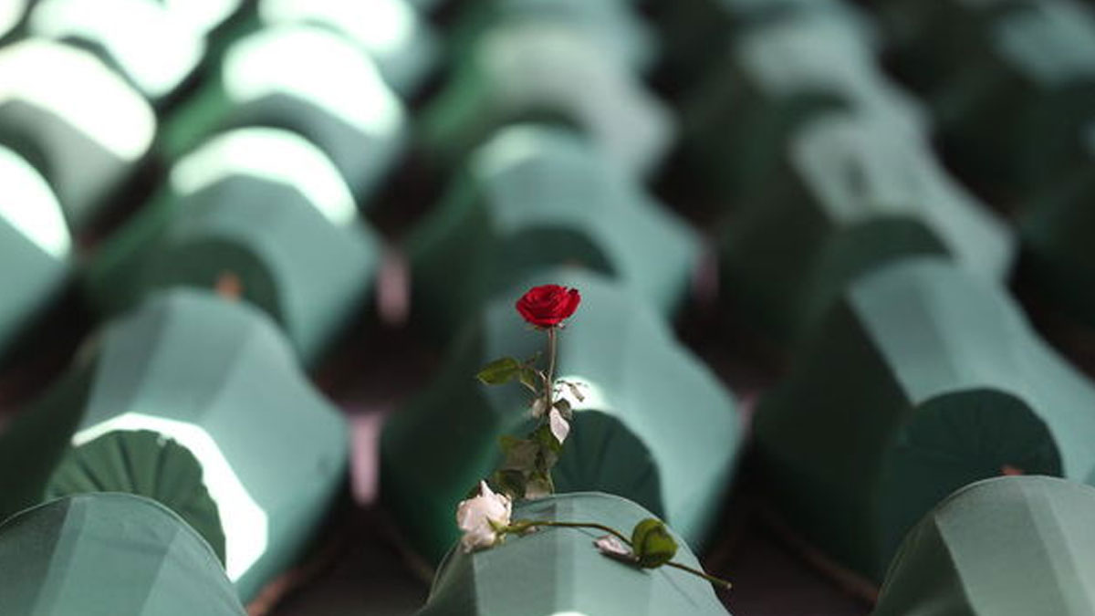 Hollanda, Srebrenitsa Soykırımı'ndaki sorumluluğunu kısmen kabul etti
