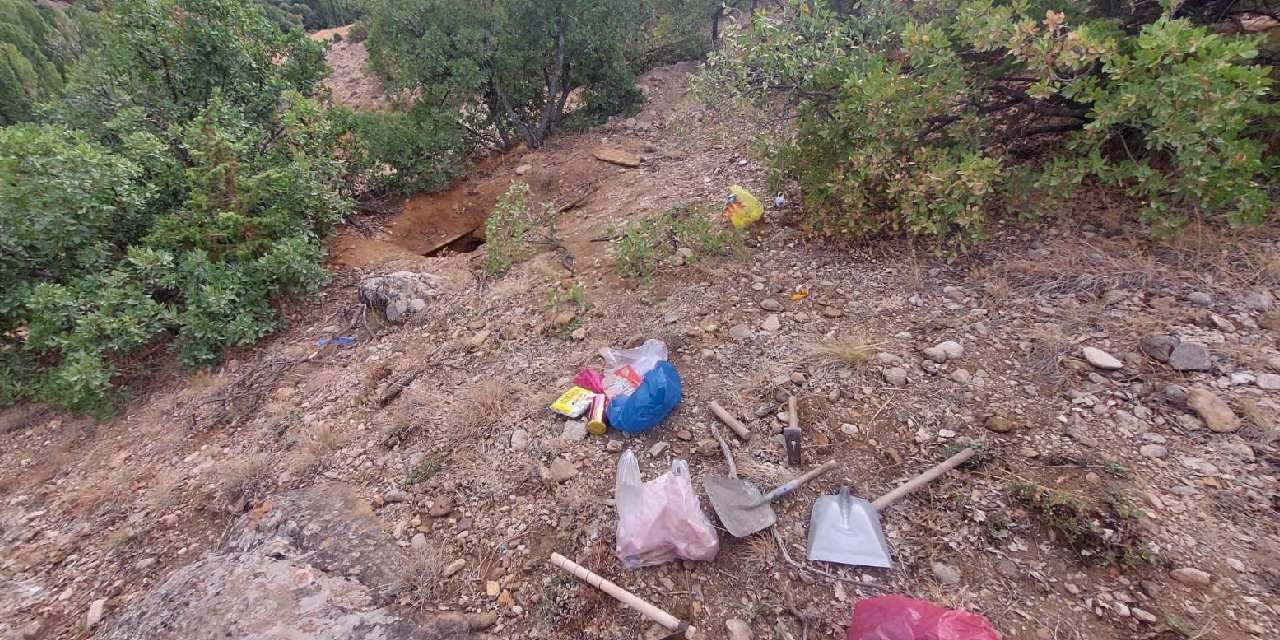 İzinsiz kazı yapan 4 kişi suçüstü yakalandı!