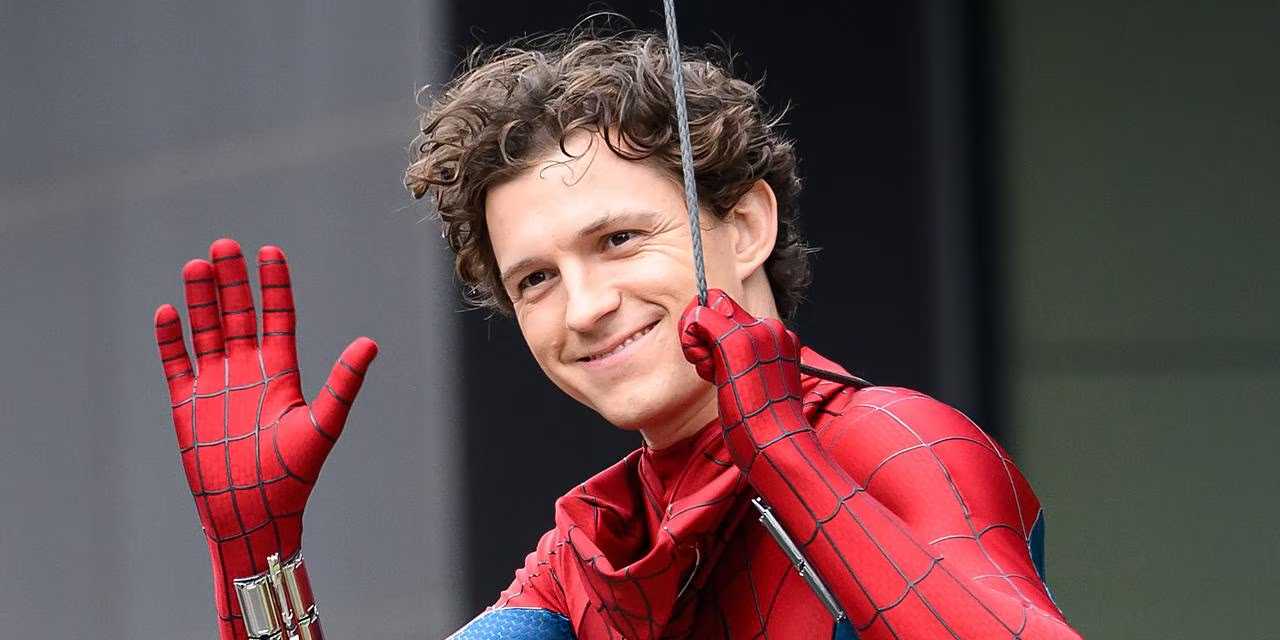 Örümcek adam hastaneye kaldırıldı: Kötü haberi babası verdi