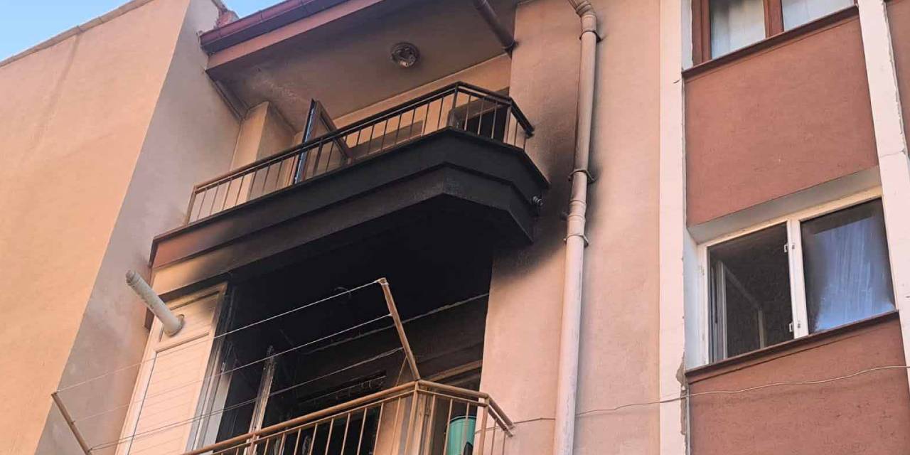 Afyonkarahisar’da yangın faciası: Balkondan düşen kadın yaşamını yitirdi