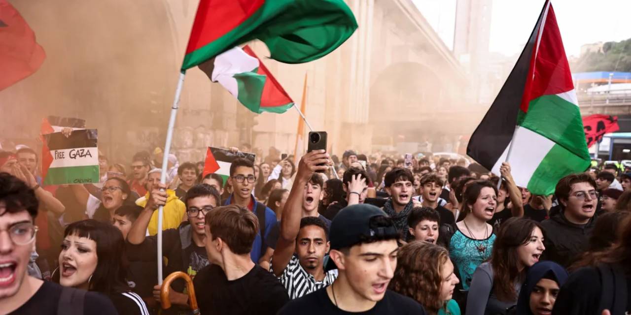 İtalya’da Gazze için genel grev: On binler sokaklara indi