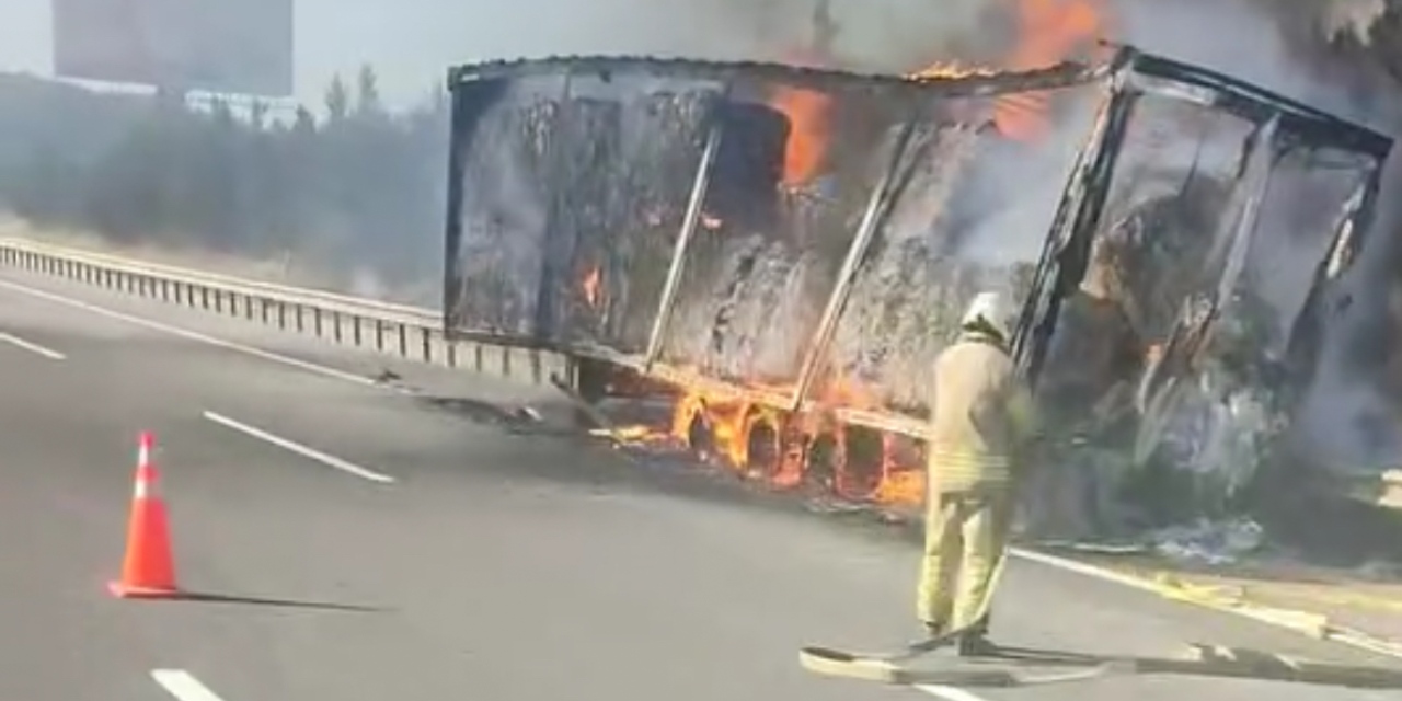Sarıyer'de seyir halindeki TIR alev topuna döndü