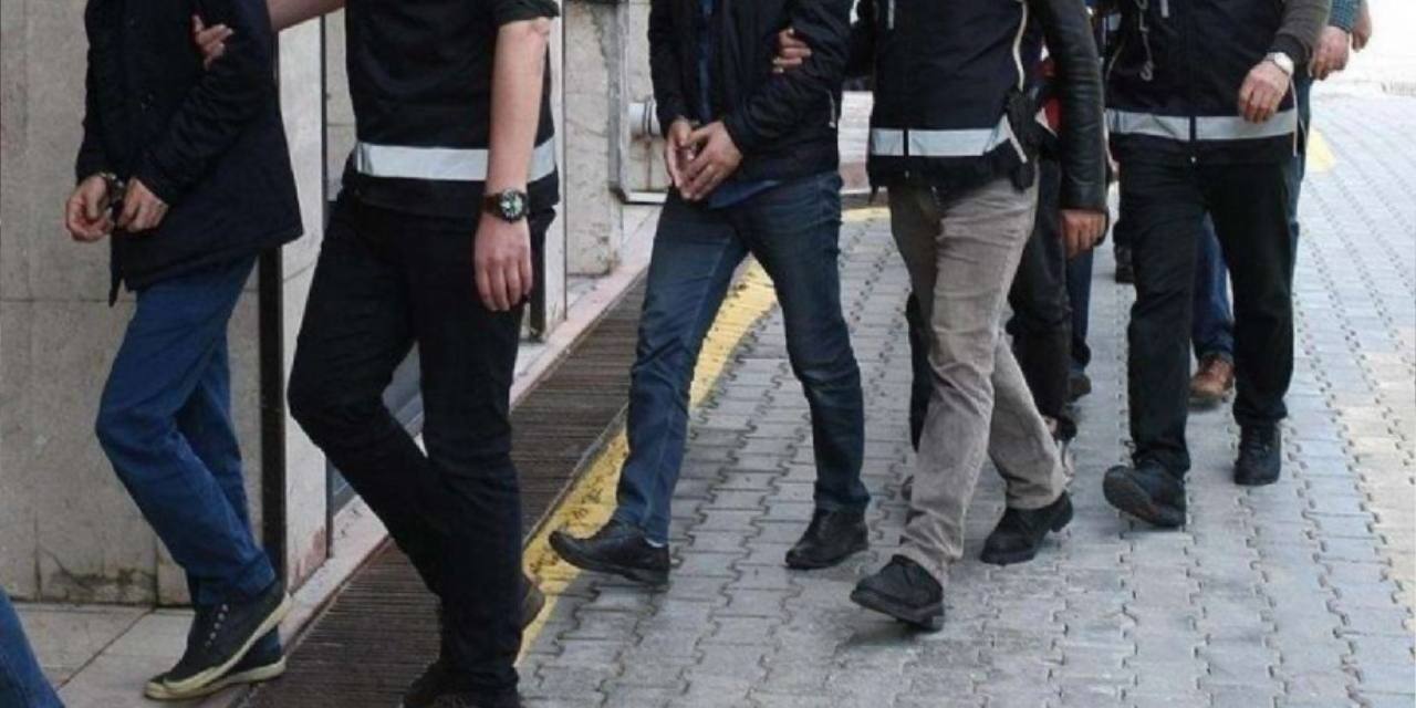 İzmir’de 6 kişi 5 polisi yaraladı