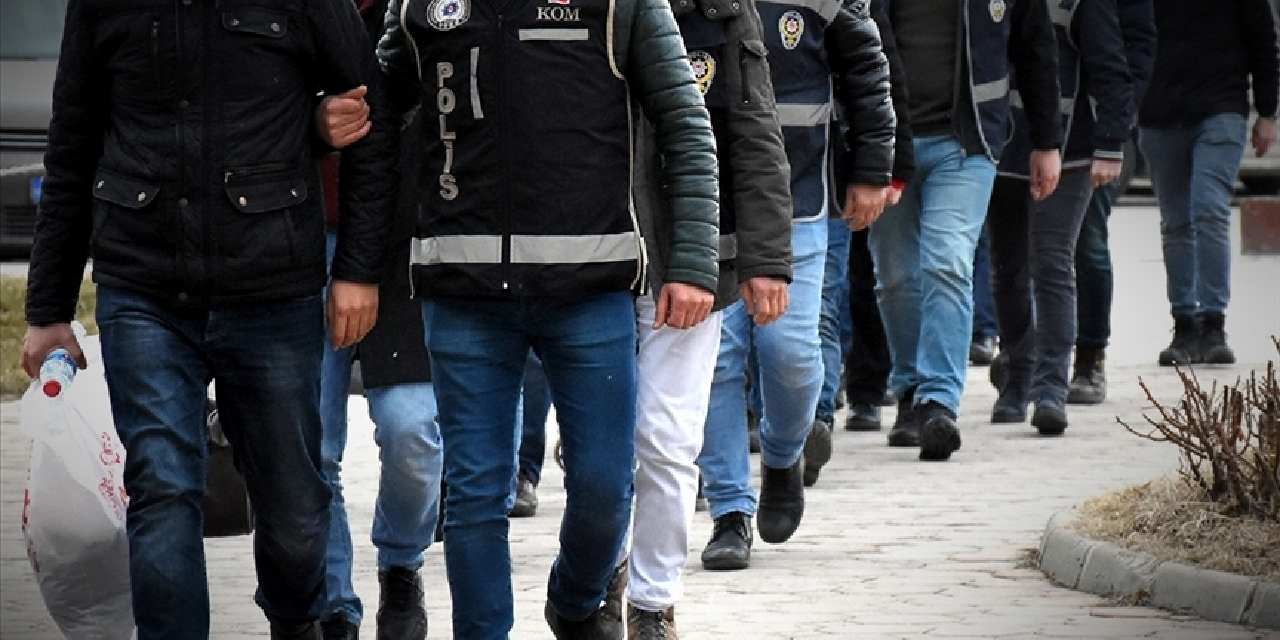 İzmir'de FETÖ operasyonu: 10 şüpheli gözaltında!