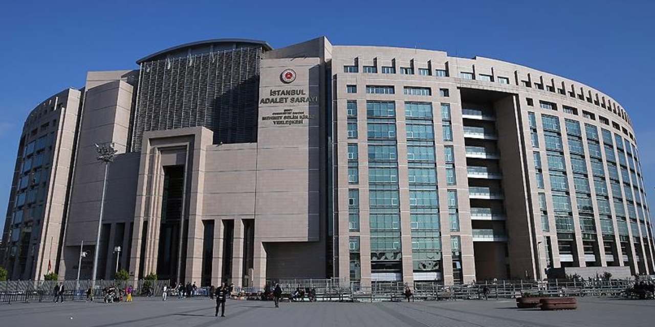 Mahkemeden İBB dosyasına eleştiri: 'Çok sayıda şüpheli tek bir evraktan incelenemez'