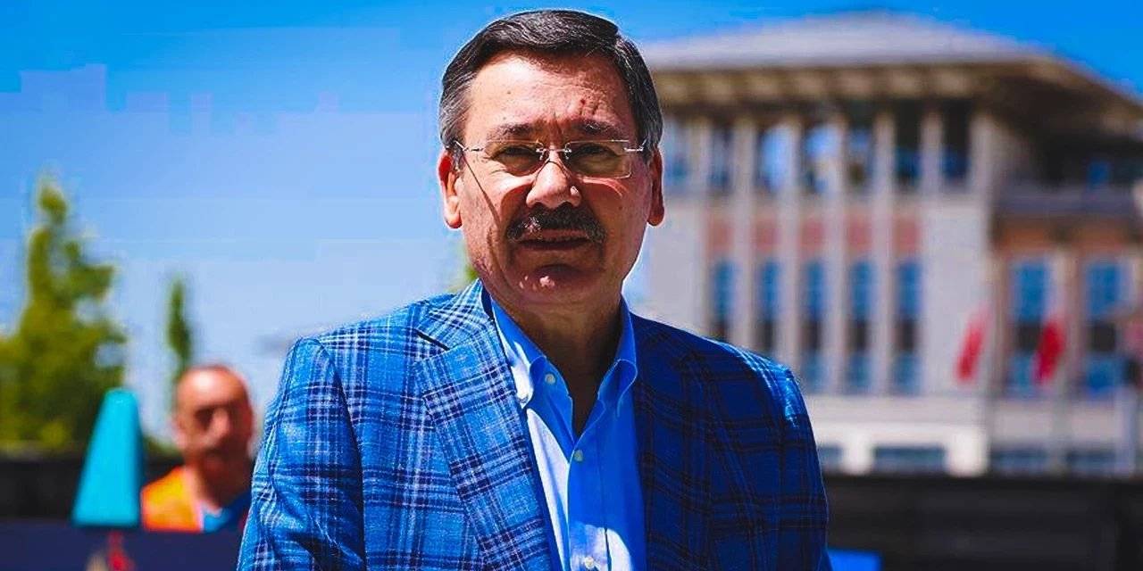 Melih Gökçek'e ikinci şok! Vatandaşlar, 'Ben Melih, parsel parsel' pankartı astı