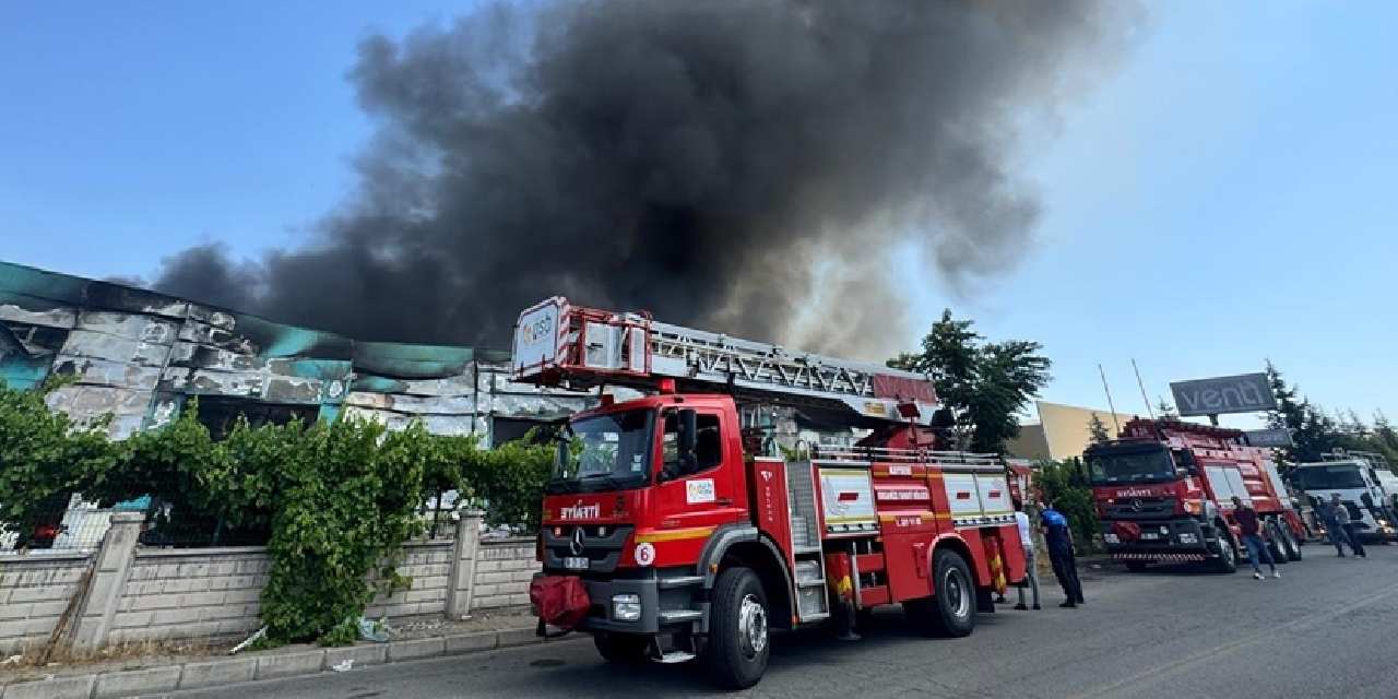 Kayseri'de mobilya fabrikasında yangın