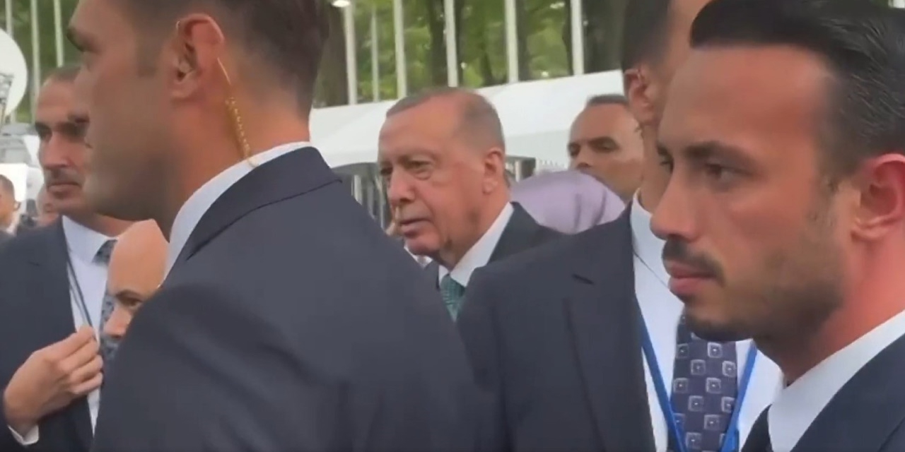 Erdoğan'a New York'ta çifte şok: Konvoyu önce durduruldu sonra trafiğe takıldı