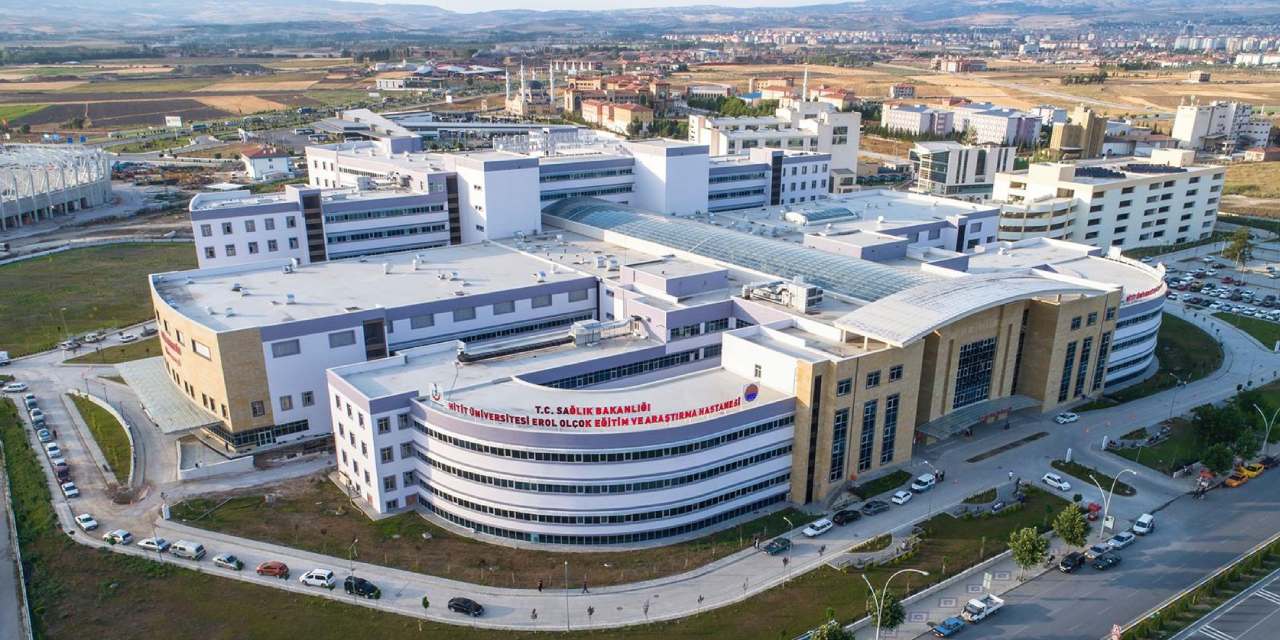 Sağlıkta çığır açtılar: Çorum'da hastanede 'okunmuş kek' dağıtıldı!