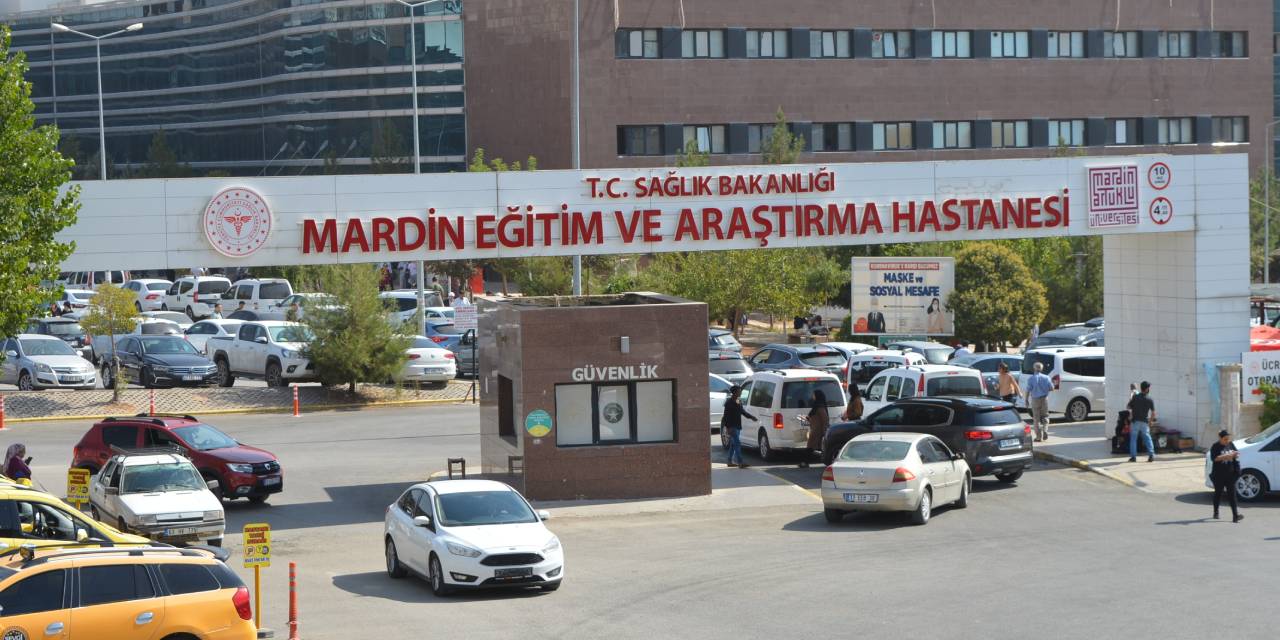 Mardin'de iş cinayeti: İş makinesinden kayan taş ile TIR arasında kalan işçi yaşamını yitirdi
