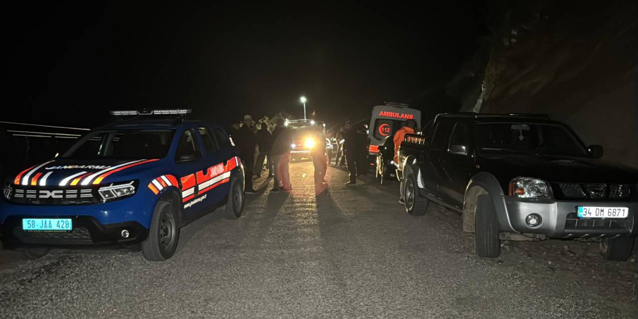 Sivas’ta uçurum faciası! Kurtulan olmadı, cenazeler 400 metreden çıkarıldı