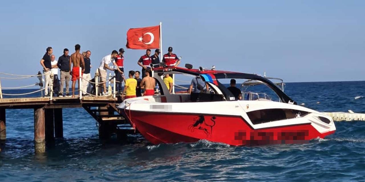 Denizde yüzerken tekne çarptı: Rus turist hayatını kaybetti