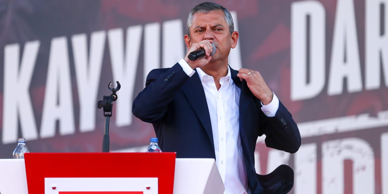 Son Dakika | Özgür Özel Erdoğan'ın Trump'tan ne aldığını açıkladı