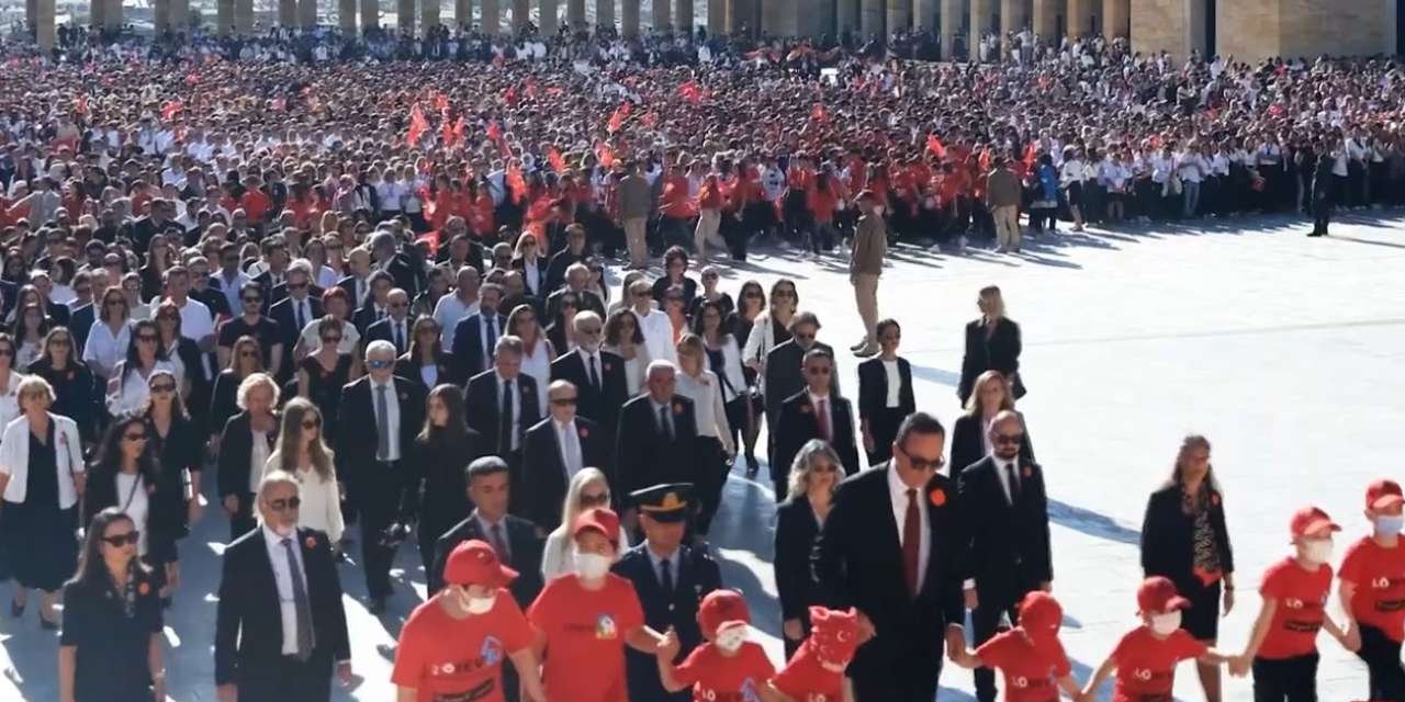LÖSEV'den Anıtkabir'e ziyaret