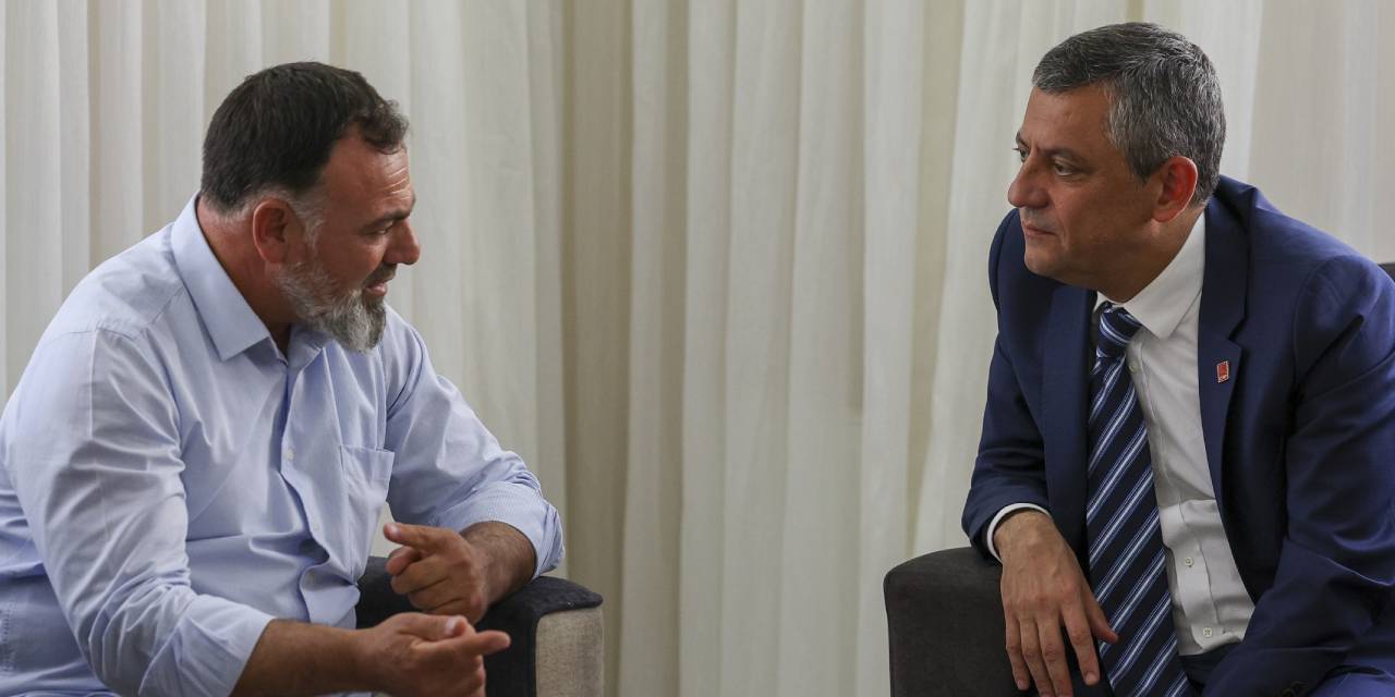 Özgür Özel'den şehit ailesine ziyaret