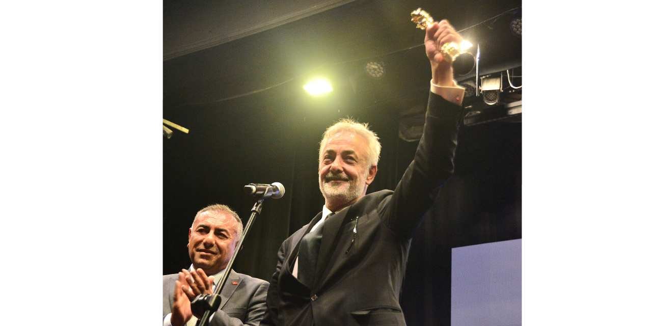 Altın Koza Onur Ödülü Aslantuğ ve Orhonsay'a verildi