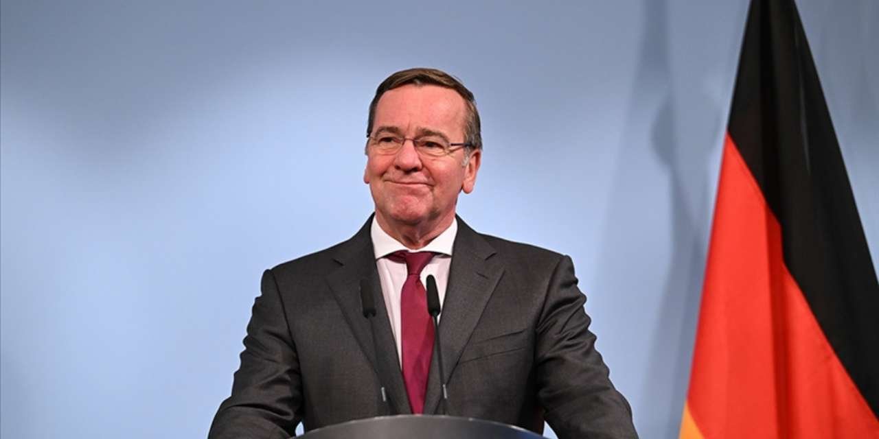 Almanya Savunma Bakanı: Artık barış içinde değiliz