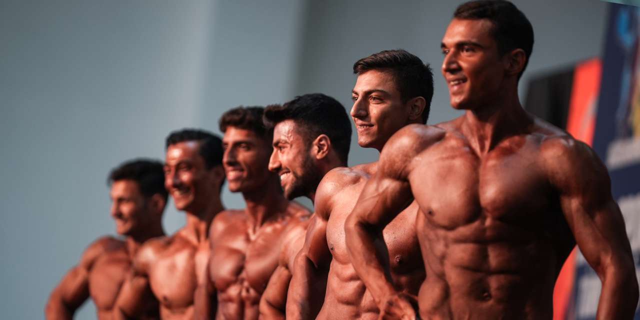 Hepsi soyunup vücudunu gösterdi: Önemli sınavı verdiler