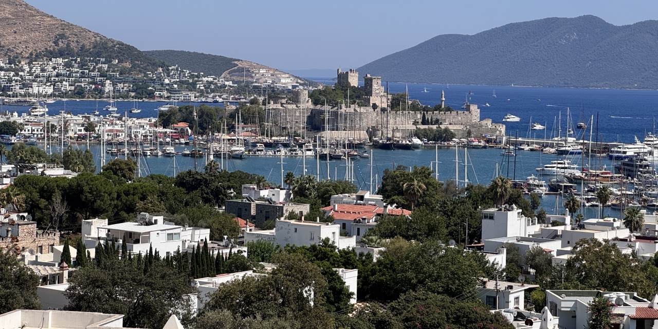 Bodrum'da yaz bir türlü bitmek bilmiyor! Etkinlik üzerine etkinlik