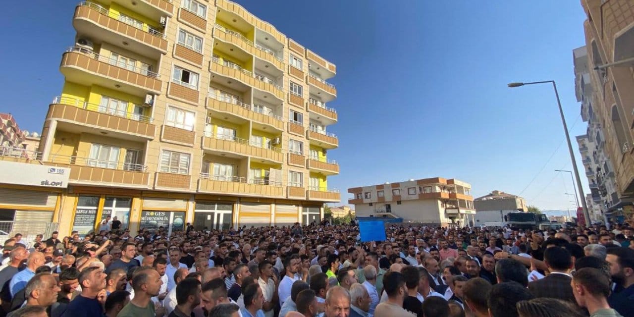 Silopi’de binlerce kişi sokağa döküldü