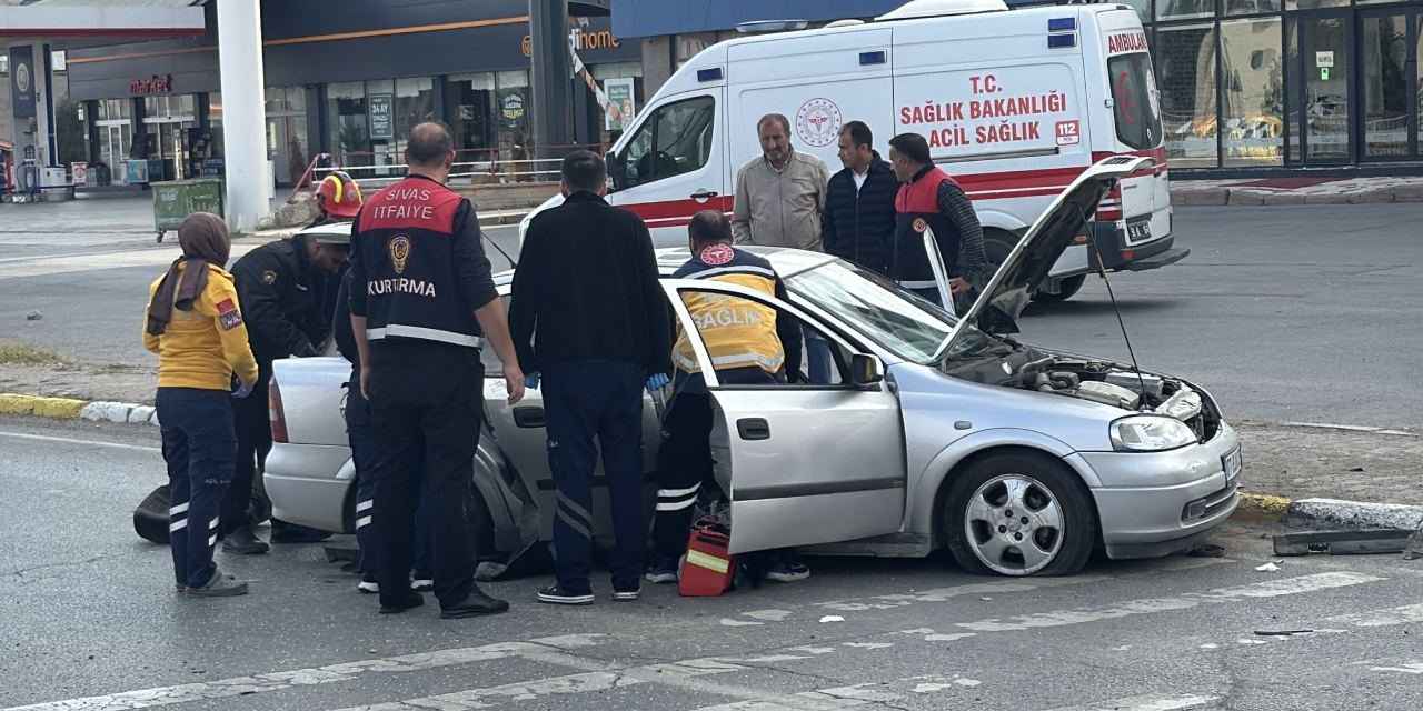 Yolculukları faciayla bitti: 1 ölü, 3 yaralı