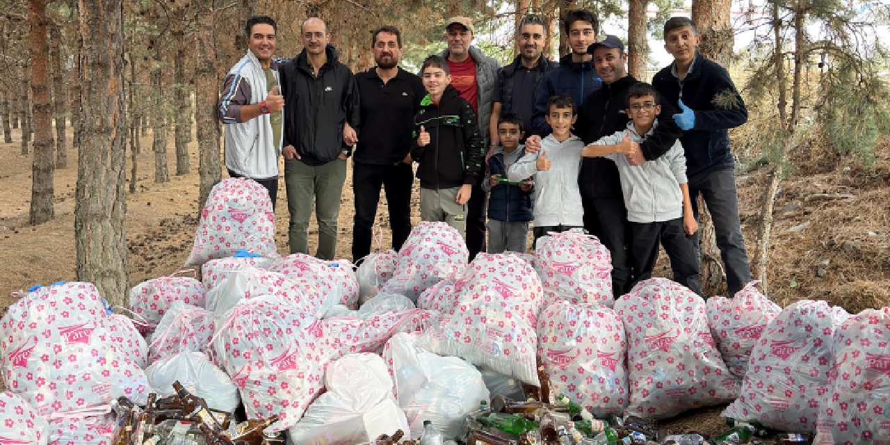 8 yılda binlerce poşet çöp topladılar!