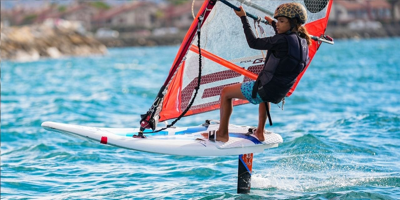 Daha 12 yaşında: 2 yıl önce başladığı sörfte dünya ikincisi oldu