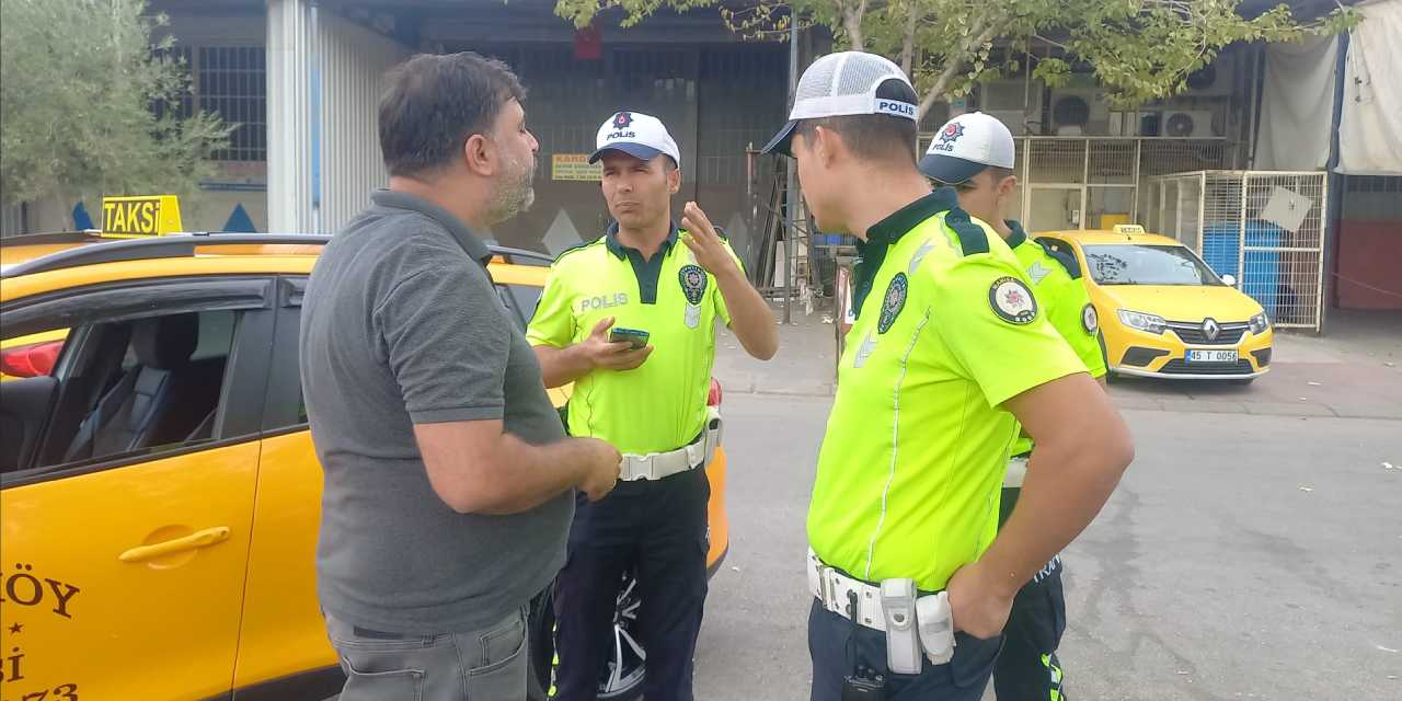 Korsan taksiciyi gerçek taksiciler yakalattı