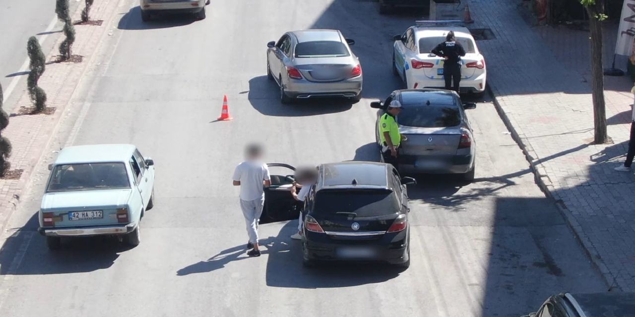 Ehliyetsiz sürücünün 'yer değiştirme' kurnazlığı drona takıldı