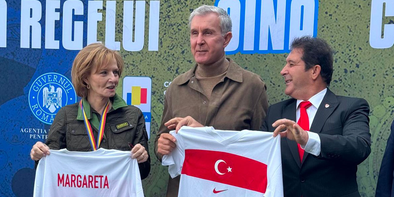 TFF'den Prens Radu ve Prenses Margareta'ya forma hediye