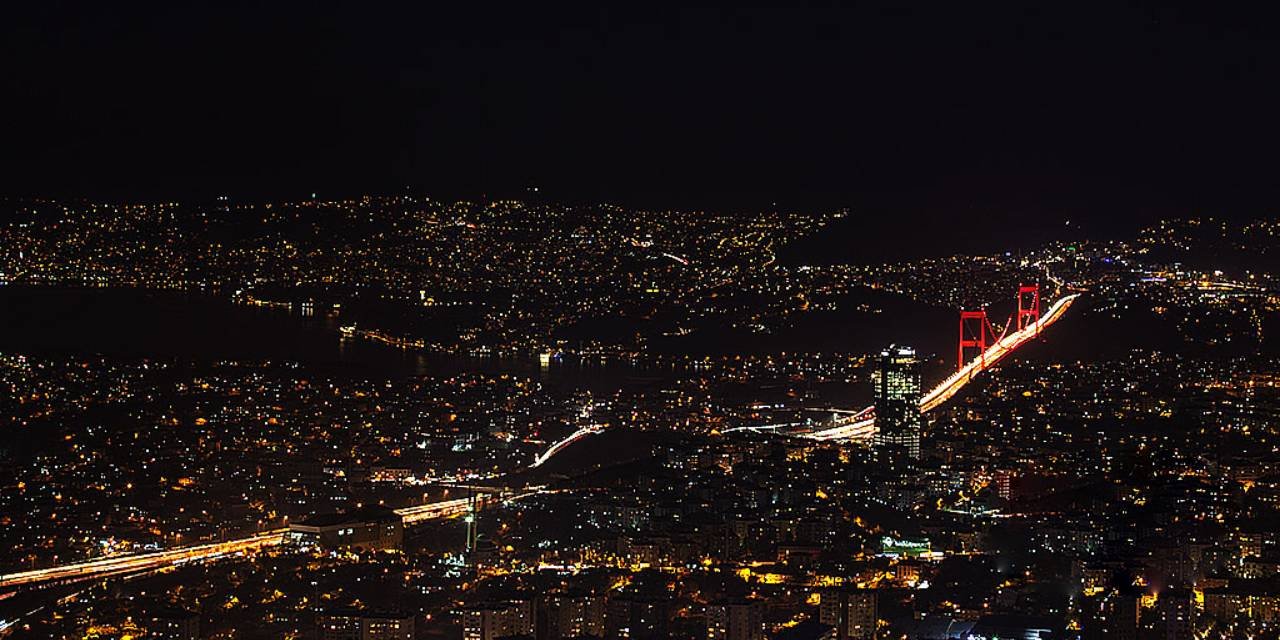 İstanbul'un 24 ilçesi etkilenecek: 8 saati bulan elektrik kesintileri yapılacak