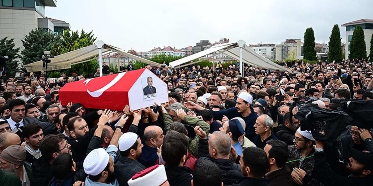 Yavuz Bülent Bakiler'e veda: Son yolculuğuna uğurlandı!