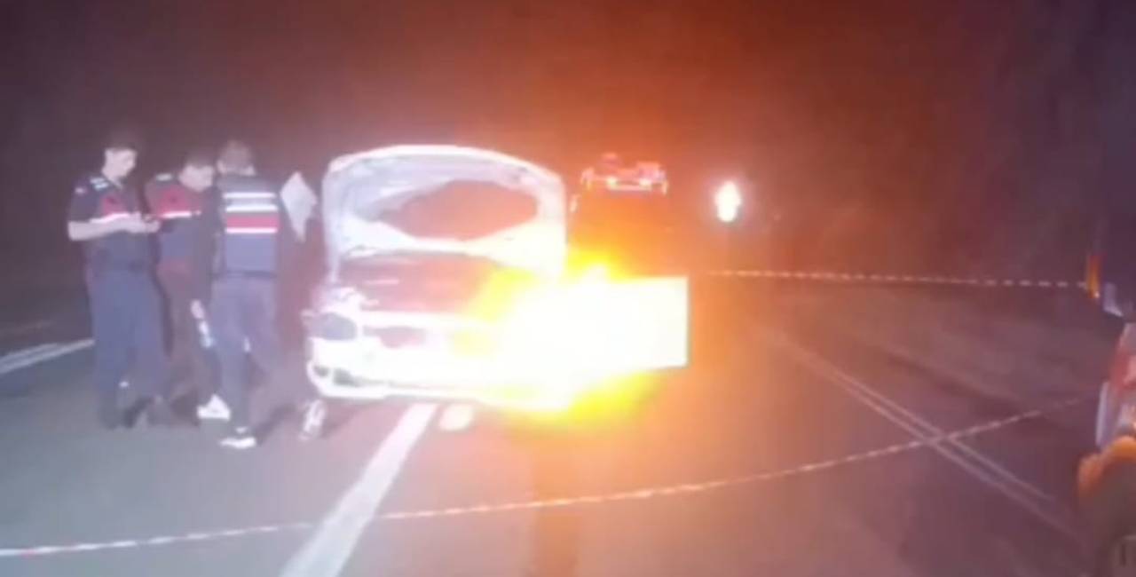 Mersin'de feci kaza! Kamyona arkadan çarpan otomobilde bir kişi öldü