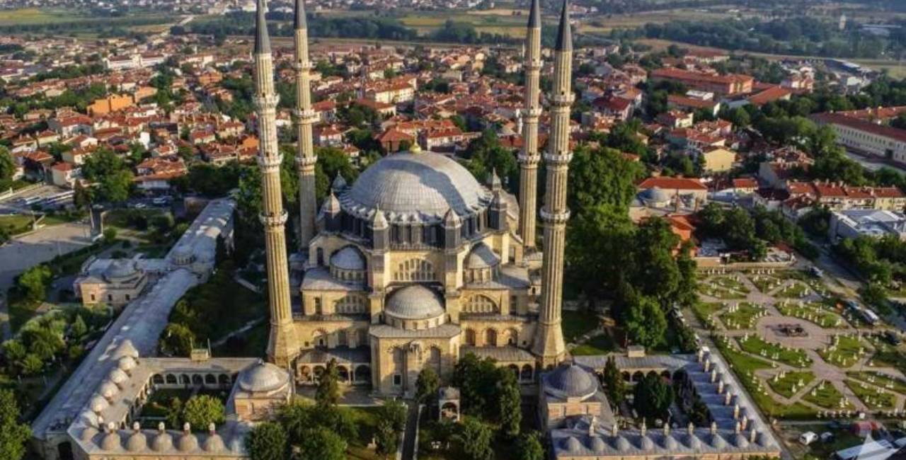 İlber Ortaylı'dan Selimiye kararlarına tepki: "Her kulun kendi tekeline alıp harcayacağı bir miras değil"